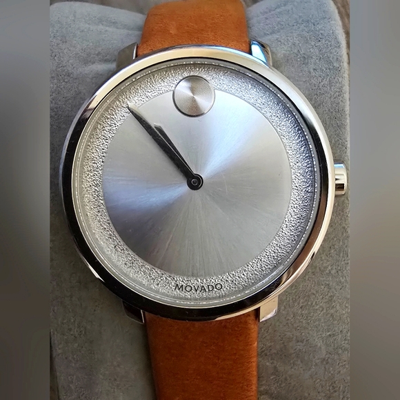 BEAUTIFUL Authentic Movado Silver and Tan Watch - Slightly Used - Picture 1 of 8